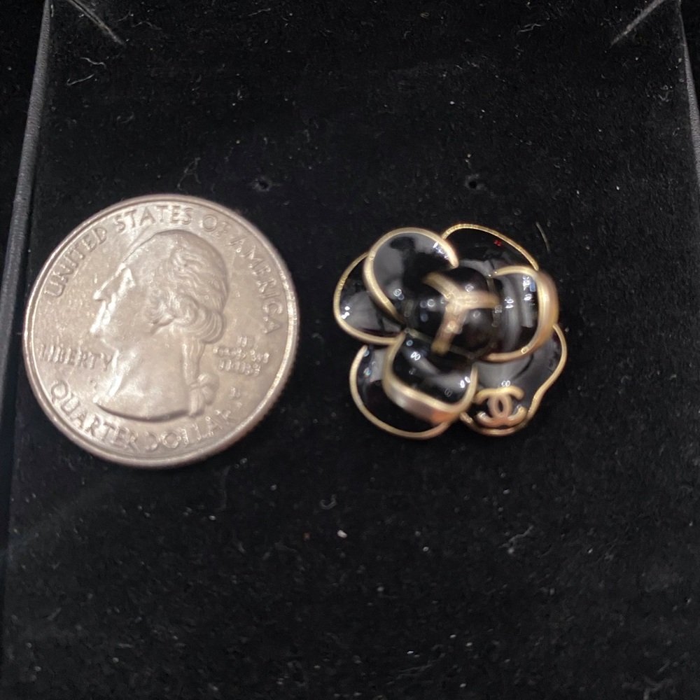CHANEL Black and Gold Camellia Earrings - Picture 2 of 3